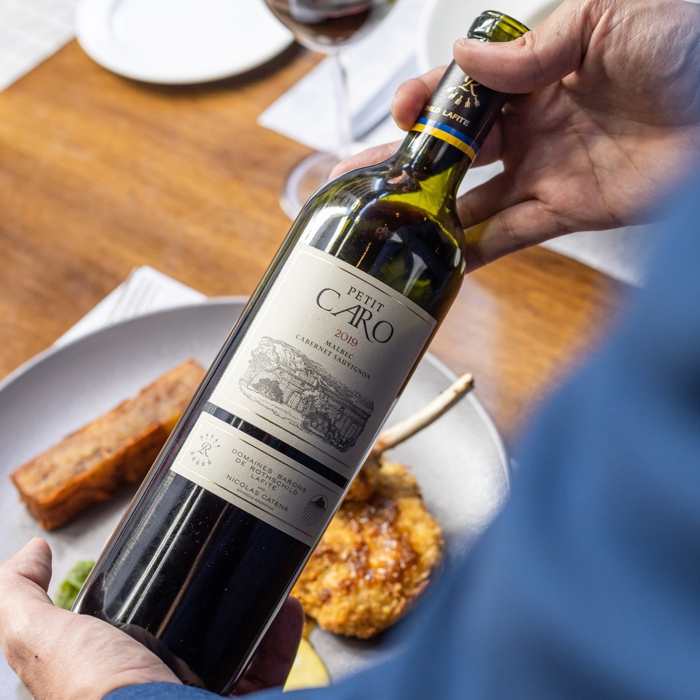vino_petit_caro_2019_detalle Vino Petit CARO Malbec Cabernet Bodegas CARO Catena Rothschild Lujan de Cuyo Mendoza Caja de Vinos Online
